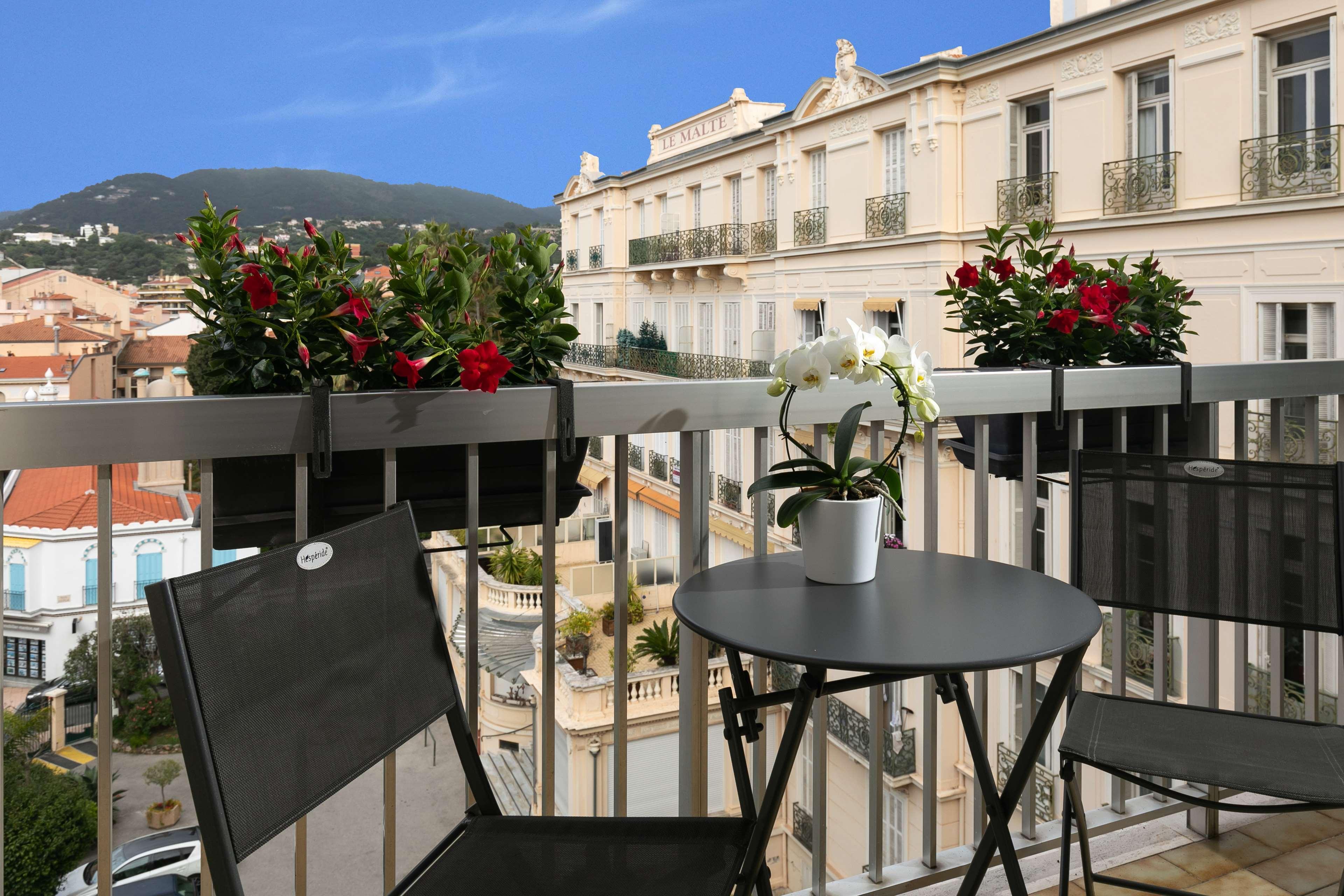 Best Western Hotel Mediterranee Menton Exterior photo